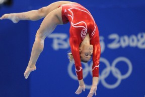 九游娱乐网页版-特色篮球赛事在国际舞台上异彩纷呈，展现中国力量，篮球特色展示