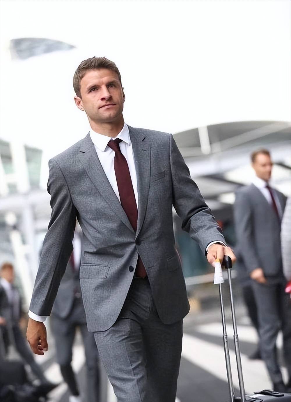 Jiuyou Sports-英超比赛，教练强调团队合作