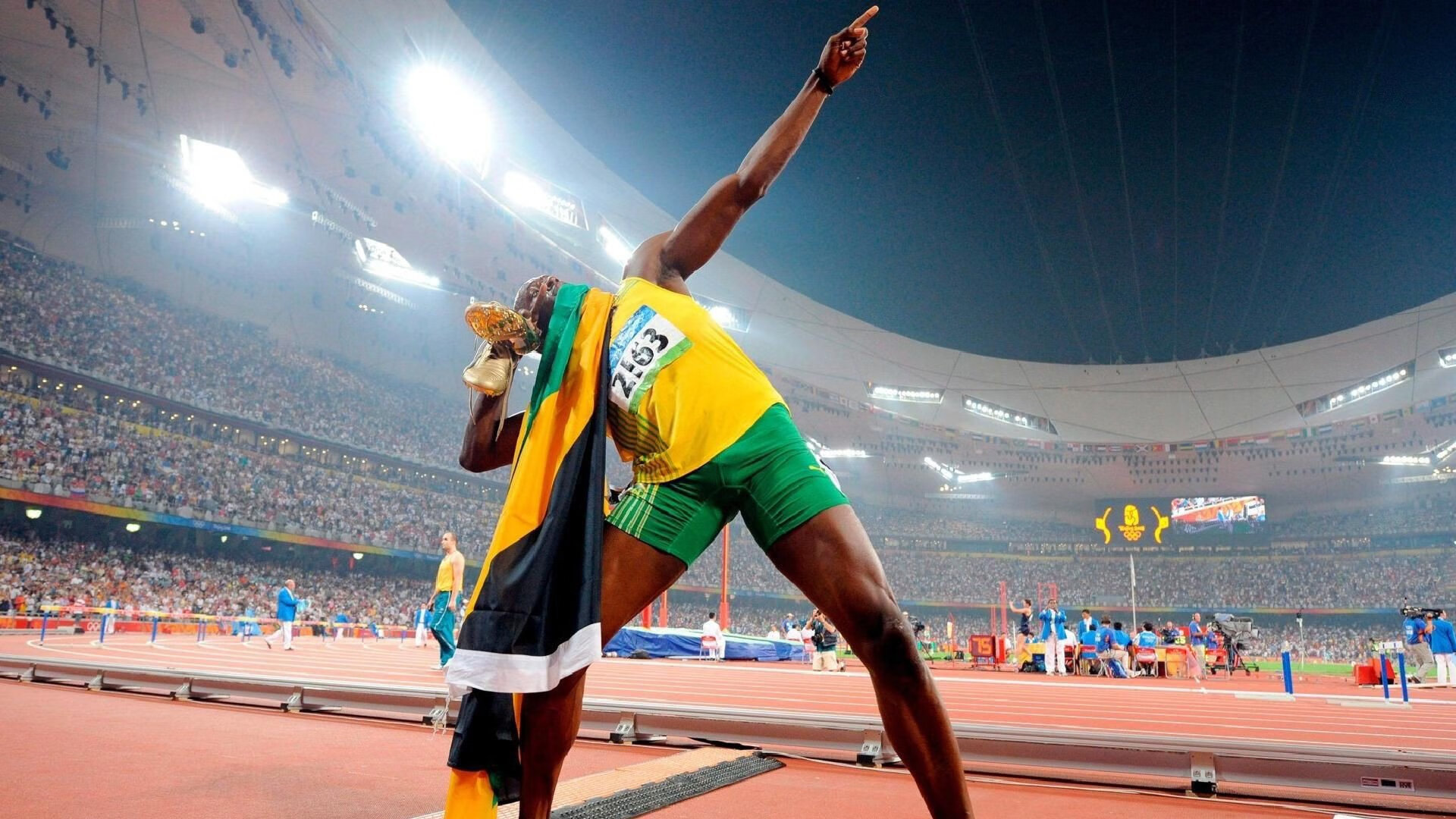 中央科尔多瓦夺得2024年阿根廷杯冠军,首次捧杯,阿根廷国家队奖杯